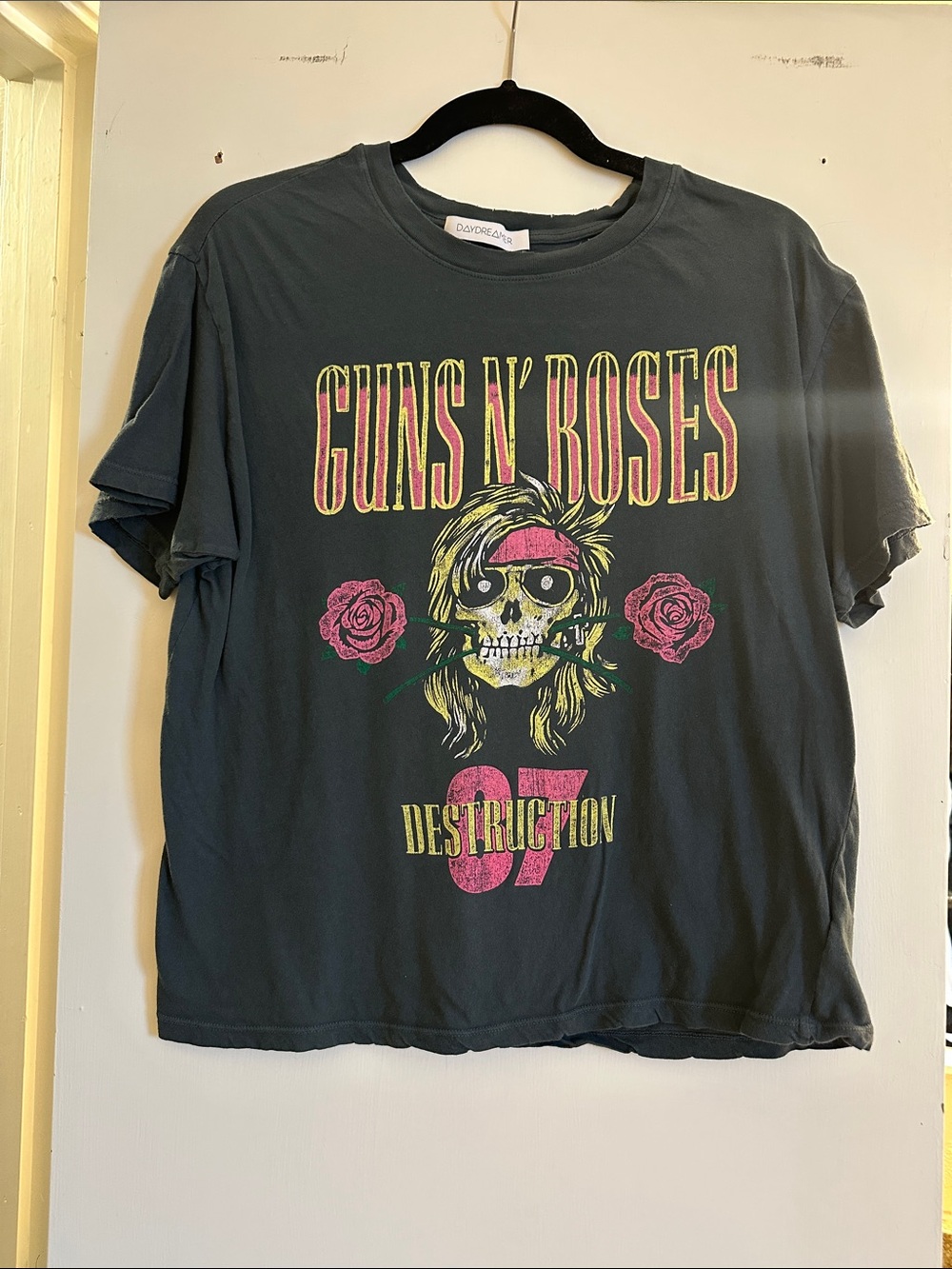 Daydreamer Guns N' Roses Graphic Tee - Picture 2 of 4